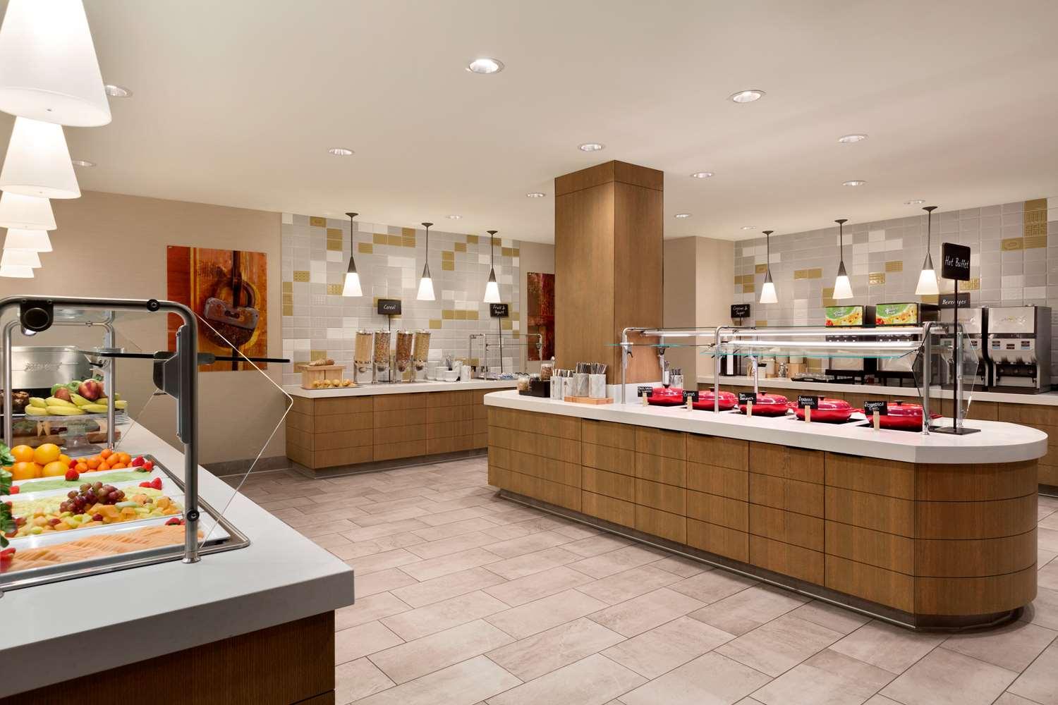 Embassy Suites by Hilton Austin Downtown South Congress — 10