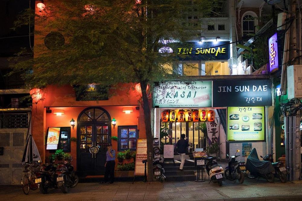A&EM Hotel 8A Thai Van Lung — 3