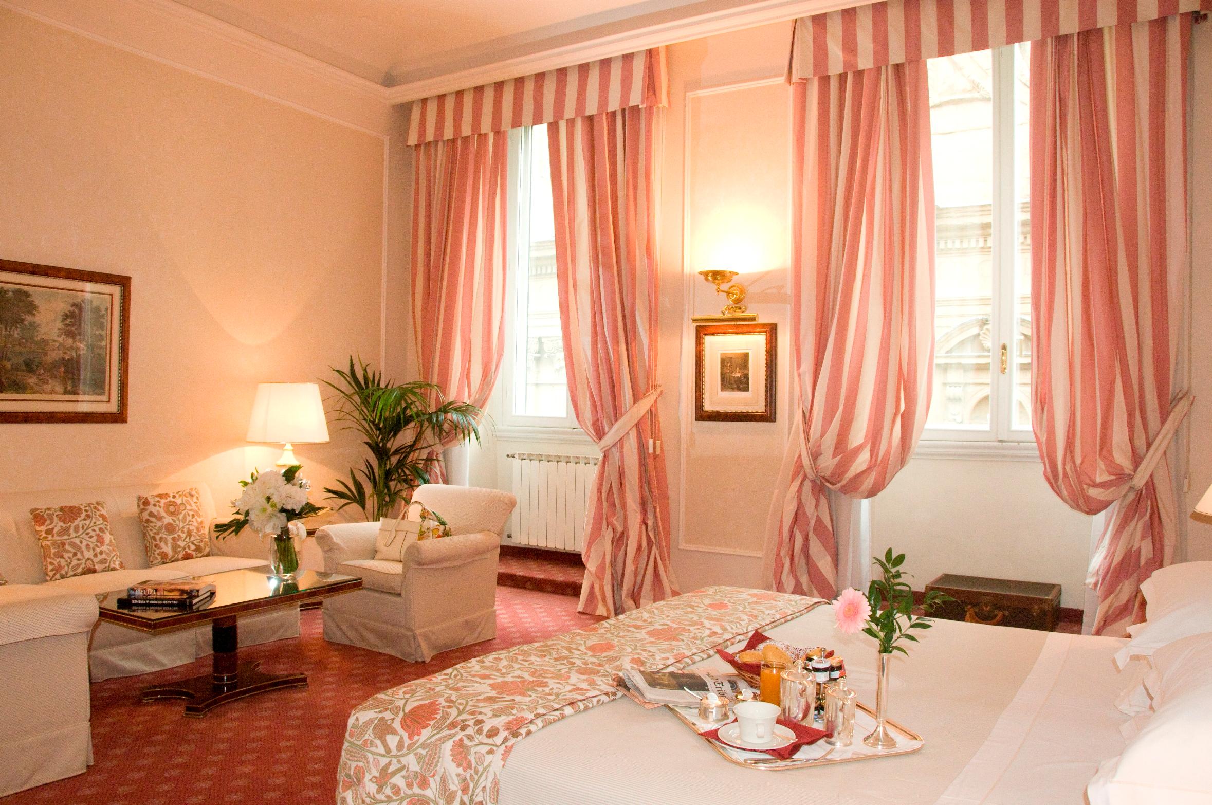 Hotel De La Ville — 6