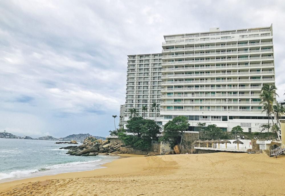 El Presidente Acapulco — 4
