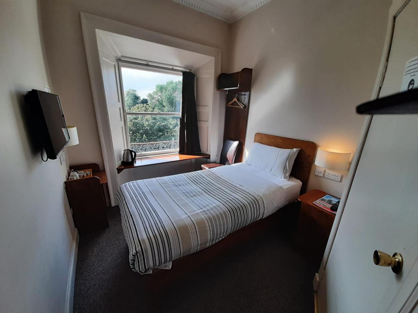 Adelphi Edinburgh Hotel — 9