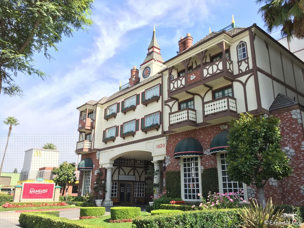 Camelot Inn and Suites