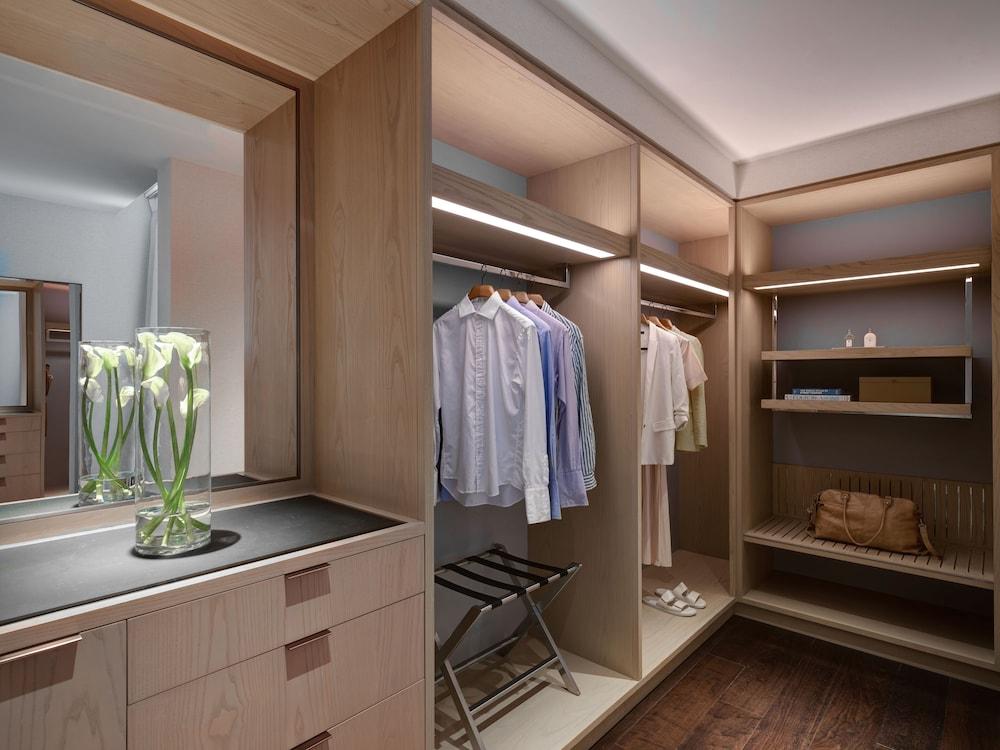 FOUR SEASONS HOTEL DUBAI INTERNATIONAL FINANCIAL CENTRE — 2