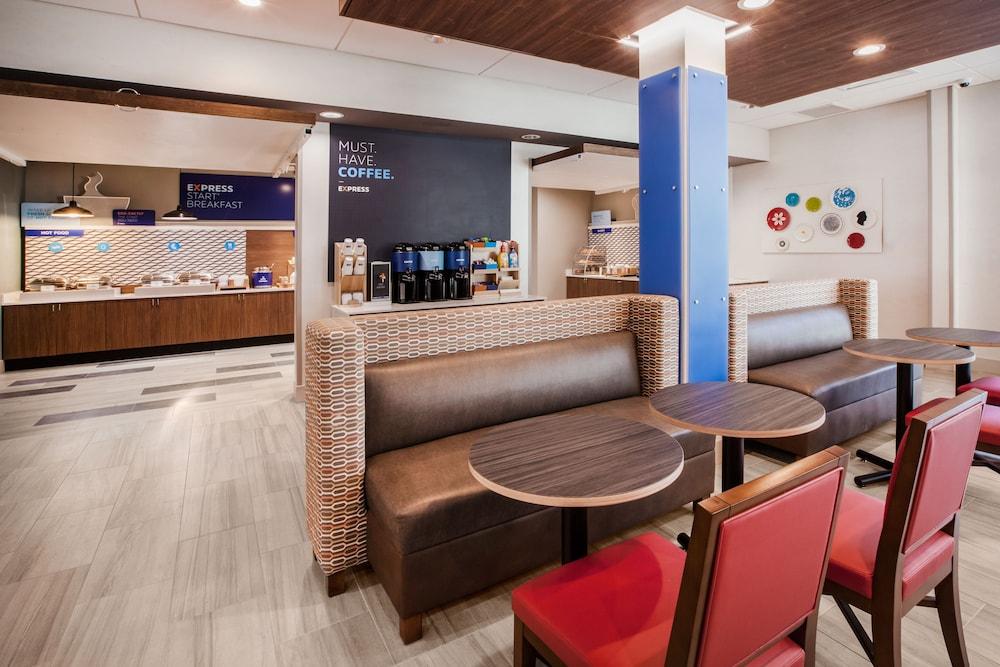 Holiday Inn Express Indiana, PA — 7