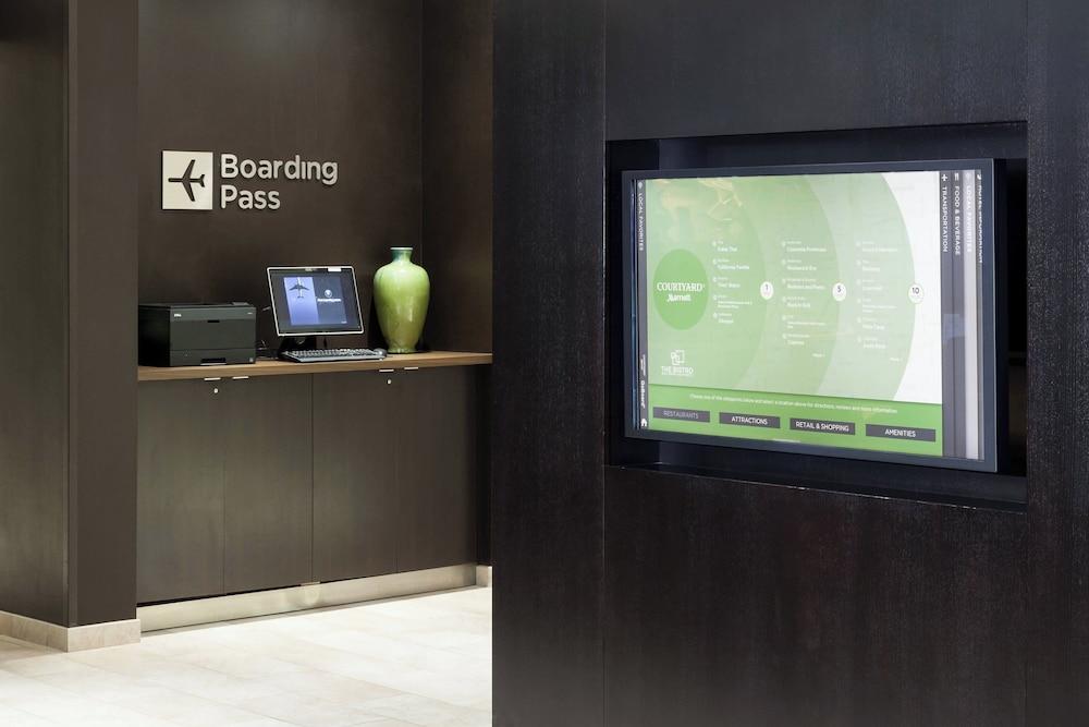 Courtyard By Marriott Alexandria Old Town/Southwest — 3