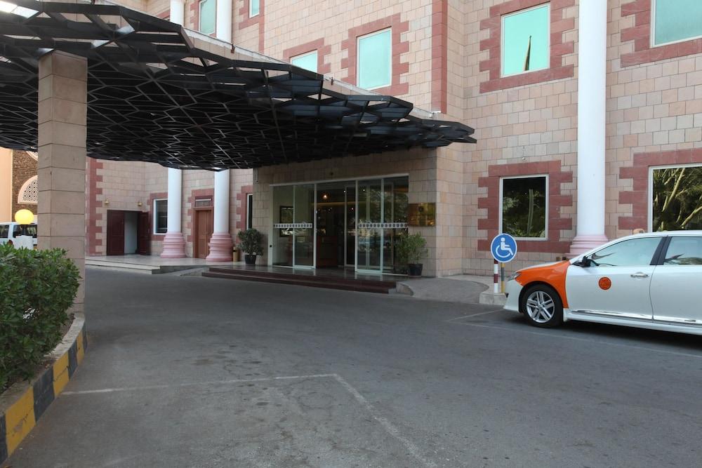 RAMEE GUESTLINE HOTEL 66204 — 2