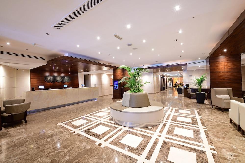 Majestic City Retreat Hotel — 9