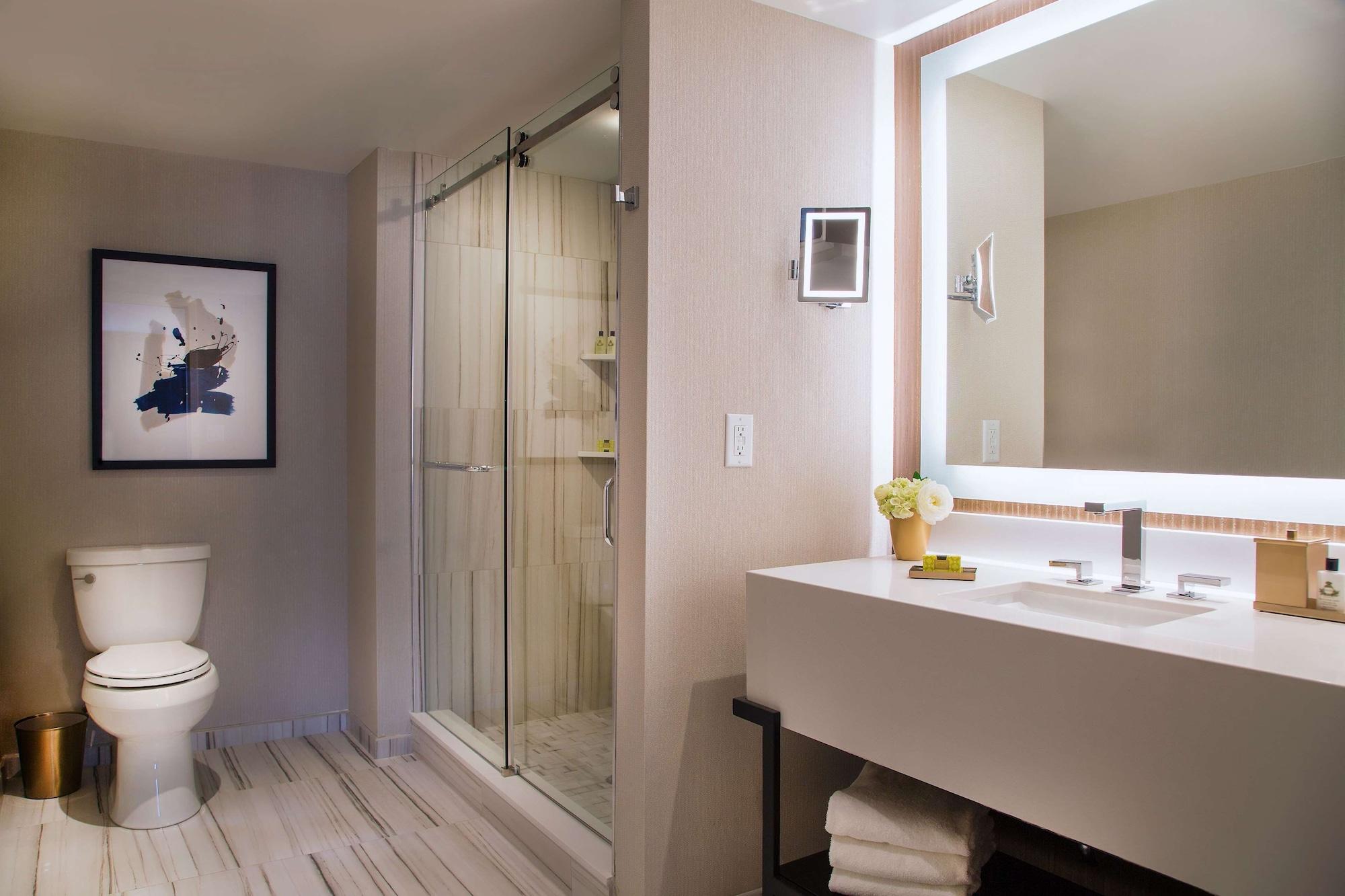 The Yorkville Royal Sonesta Hotel Toronto 3224 — 7