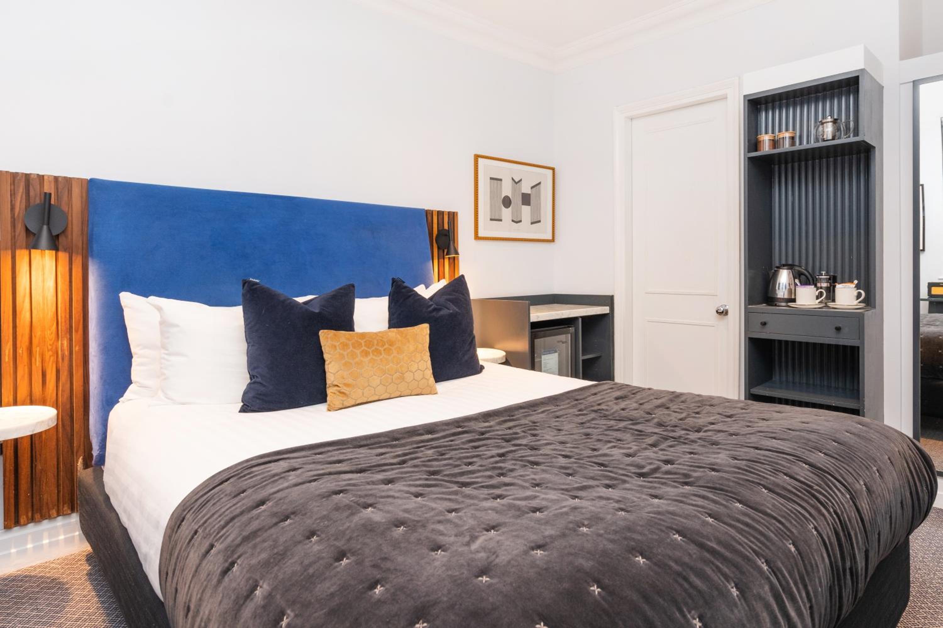 Berkeley Square Hotel — 10