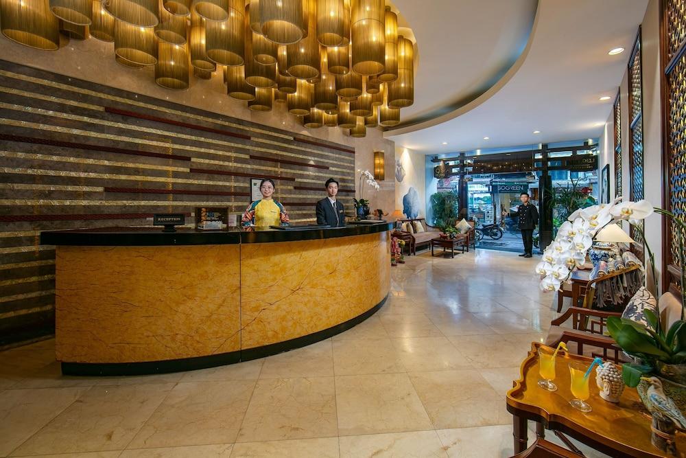 Oriental Suites Hotel And Spa — 6