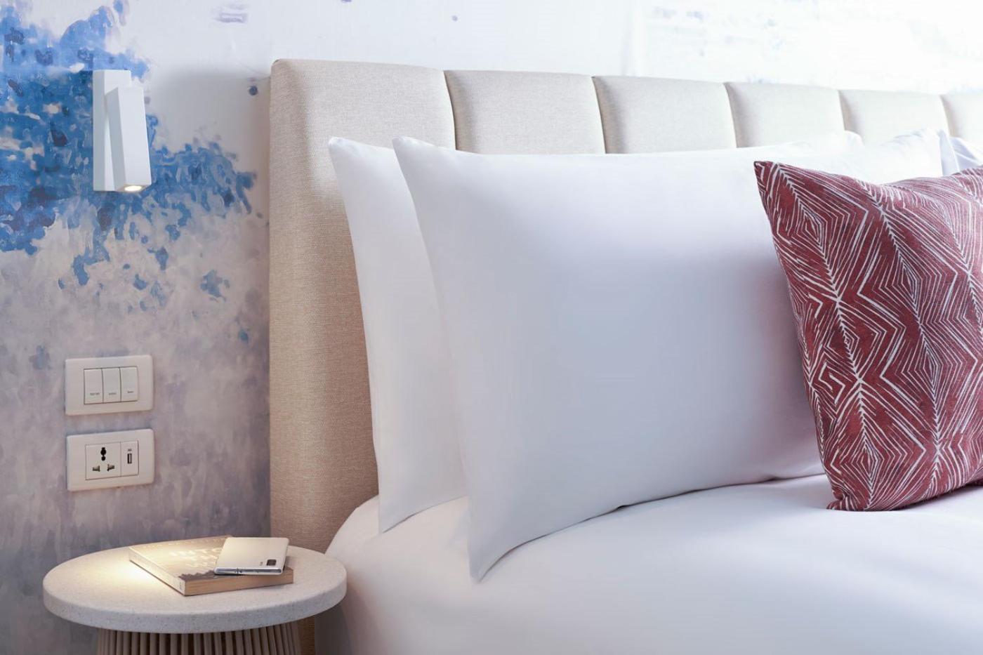 Grayton Hotel Dubai — 7