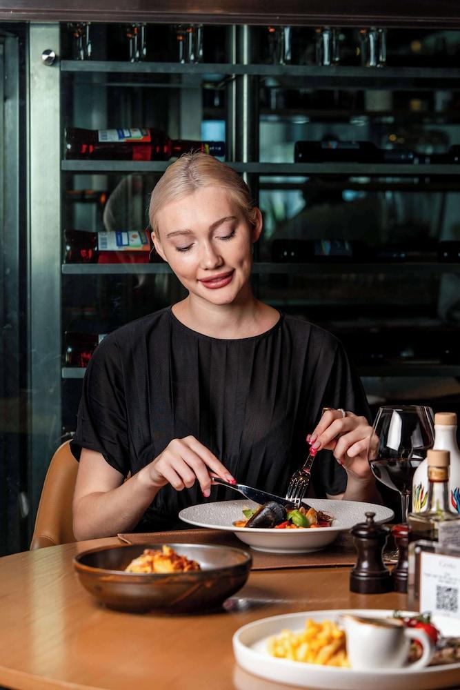 Radisson Blu Hotel Dubai Media City — 10