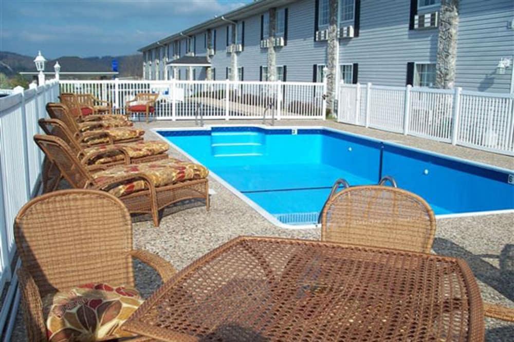 All American Inn and Suites — 4