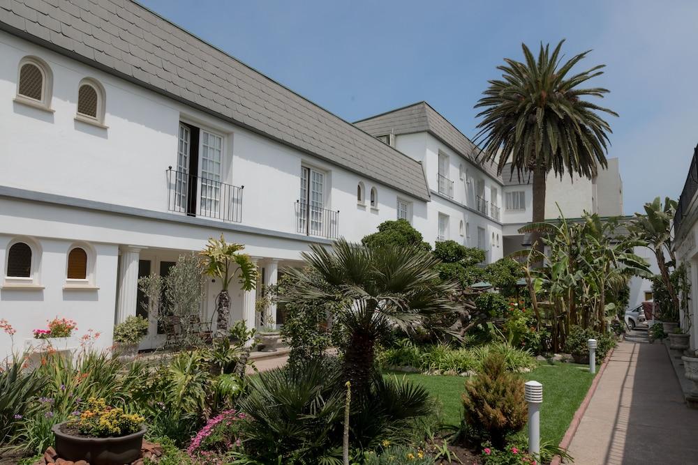 HANSA HOTEL — 3
