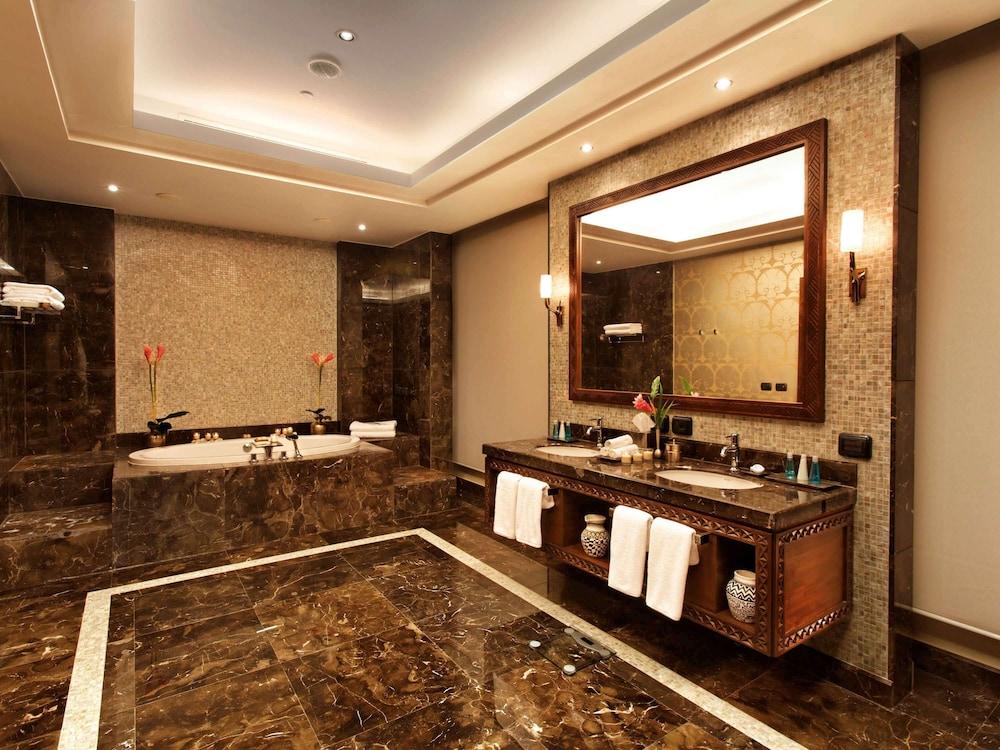 Movenpick Ambassador Hotel Accra 1140398 — 5
