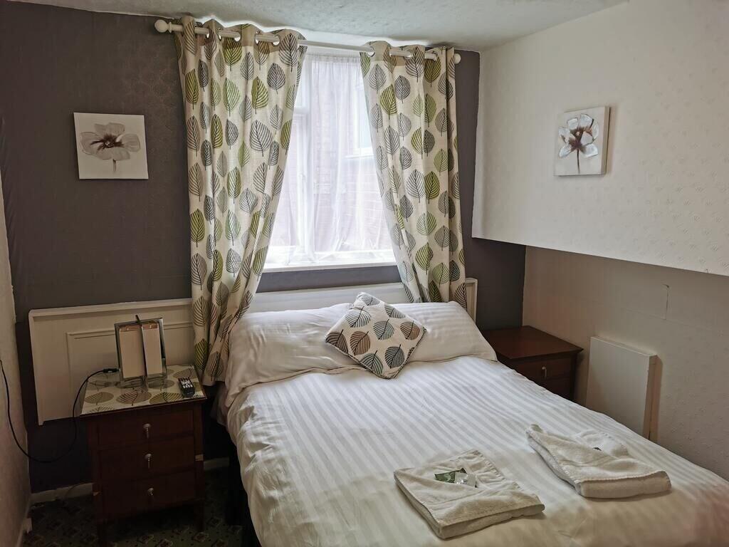 The New Oxford Hotel — 7