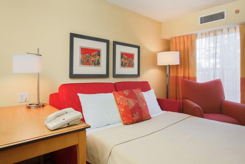 Residence Inn Albuquerque- North — 10