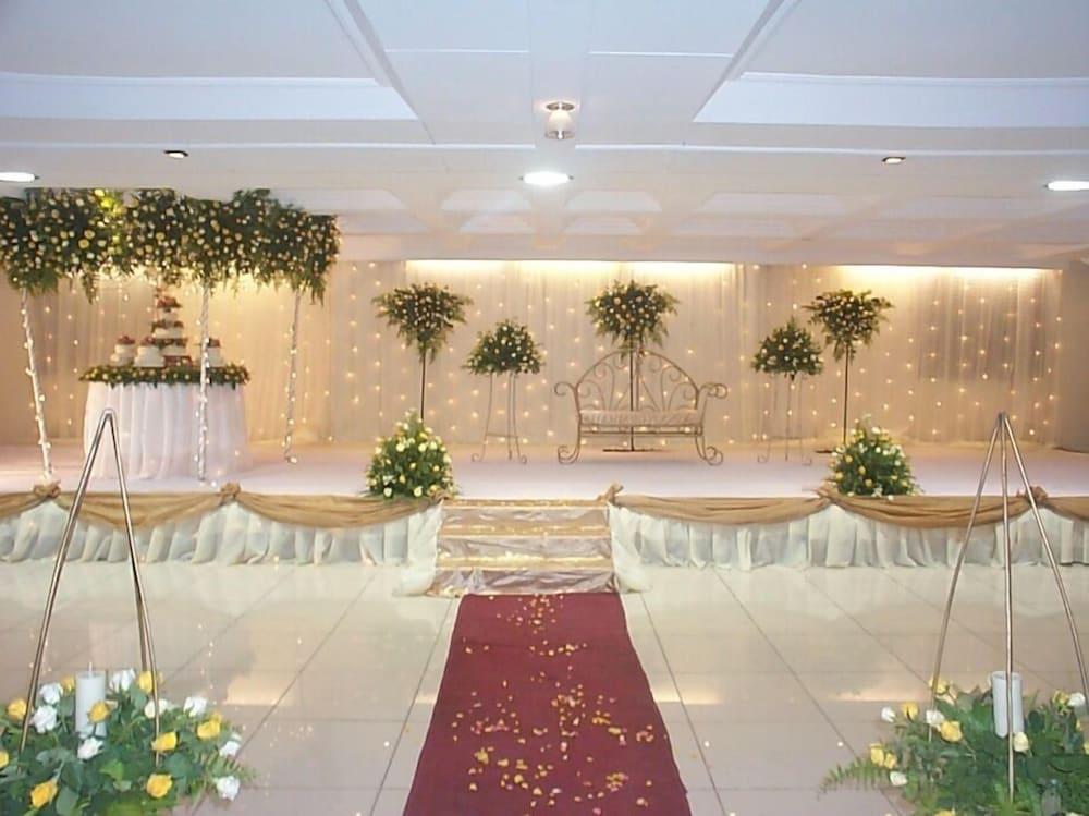 Mayfair Hotel — 10