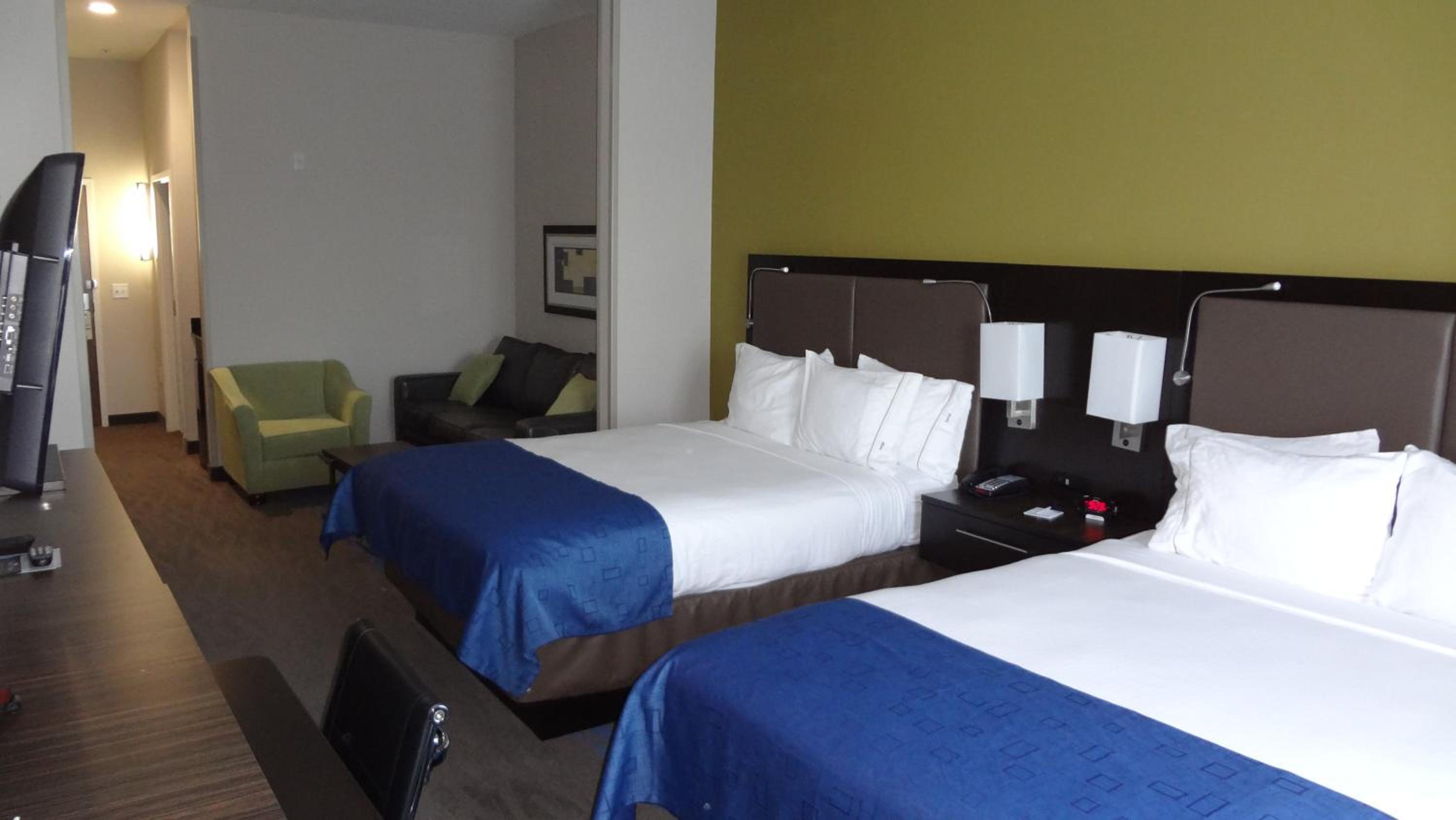 HOLIDAY INN EXPRESS HOTEL &amp; SUITES EL RENO — 8