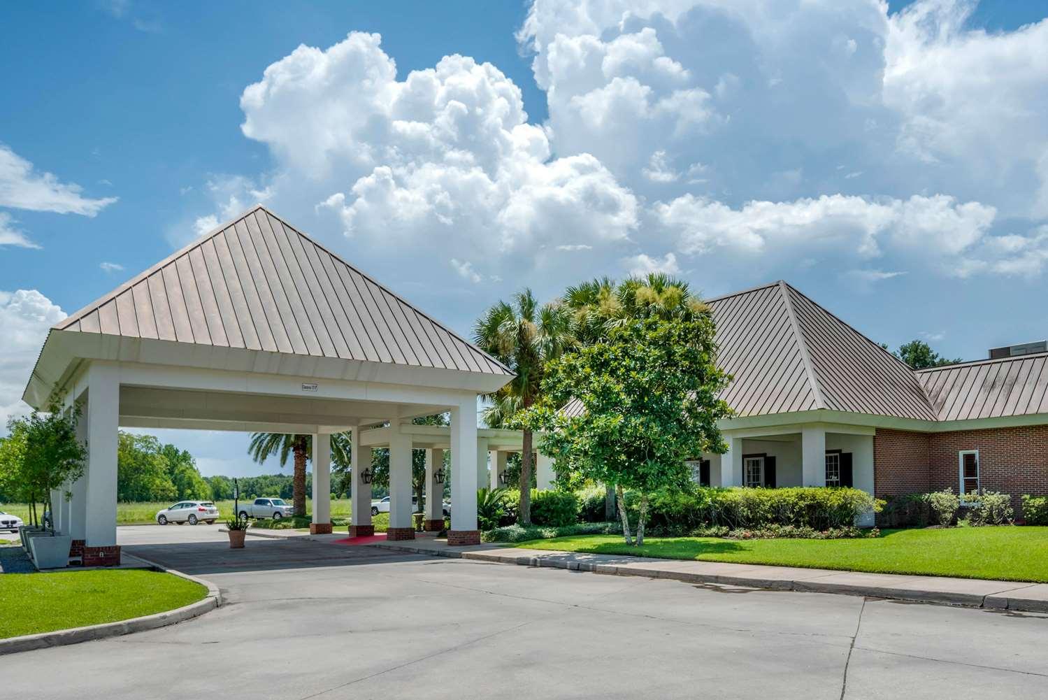 Clarion Inn Conference Center Gonzales, LA — 4