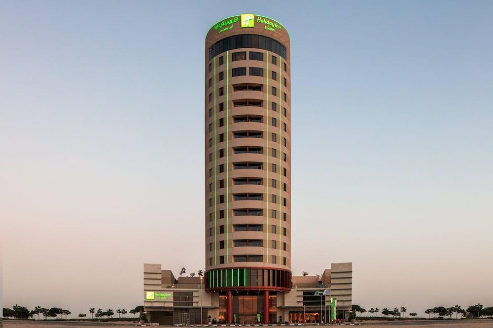 Holiday Inn & Suites Dubai Science Park — 3