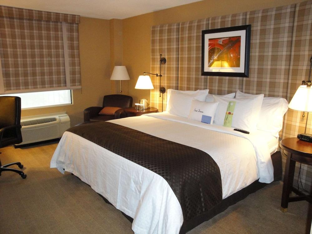 Doubletree Cincinnati Airport — 10