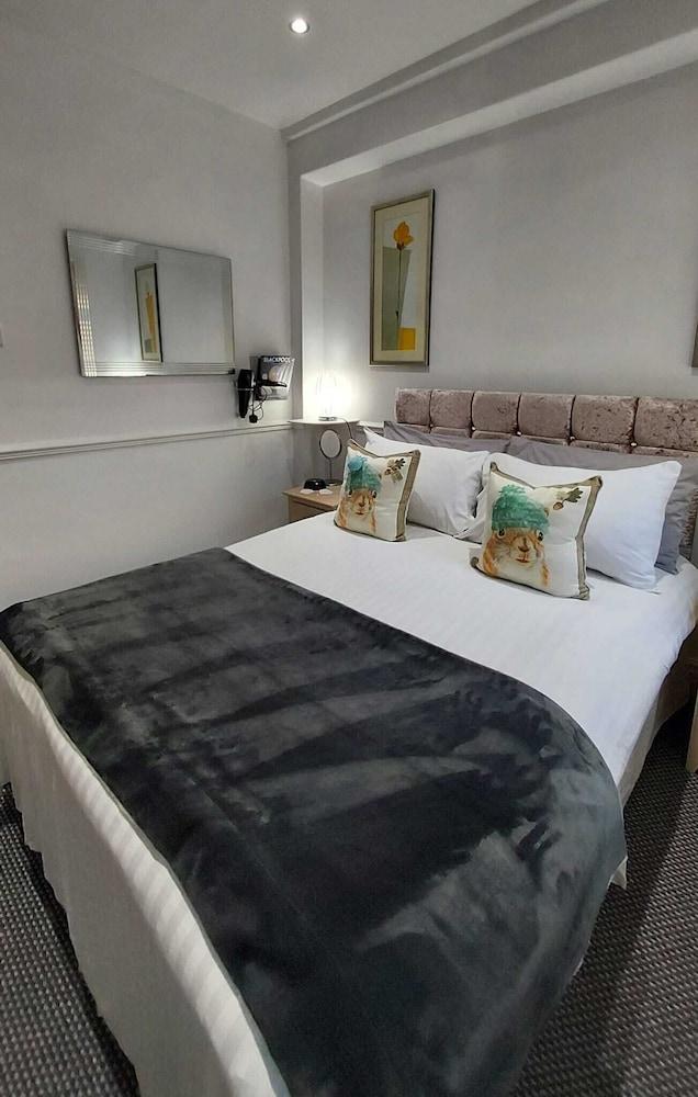 Rock Dene Hotel - Guest House — 8