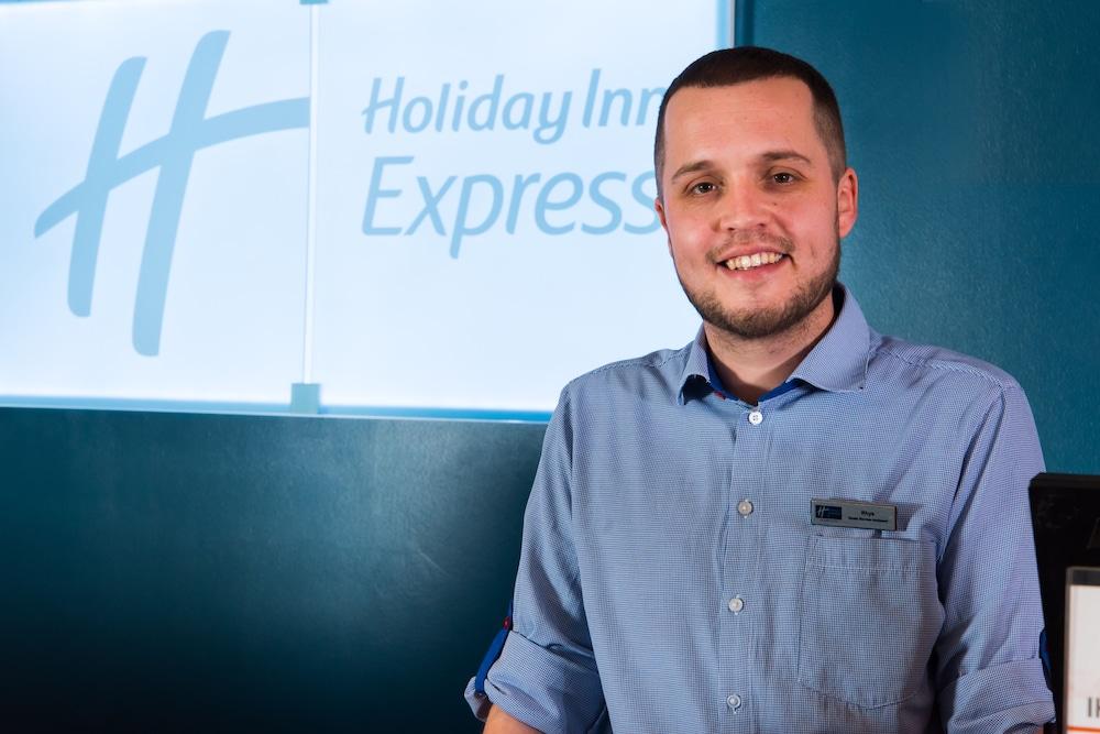 Holiday Inn Express Newport — 3