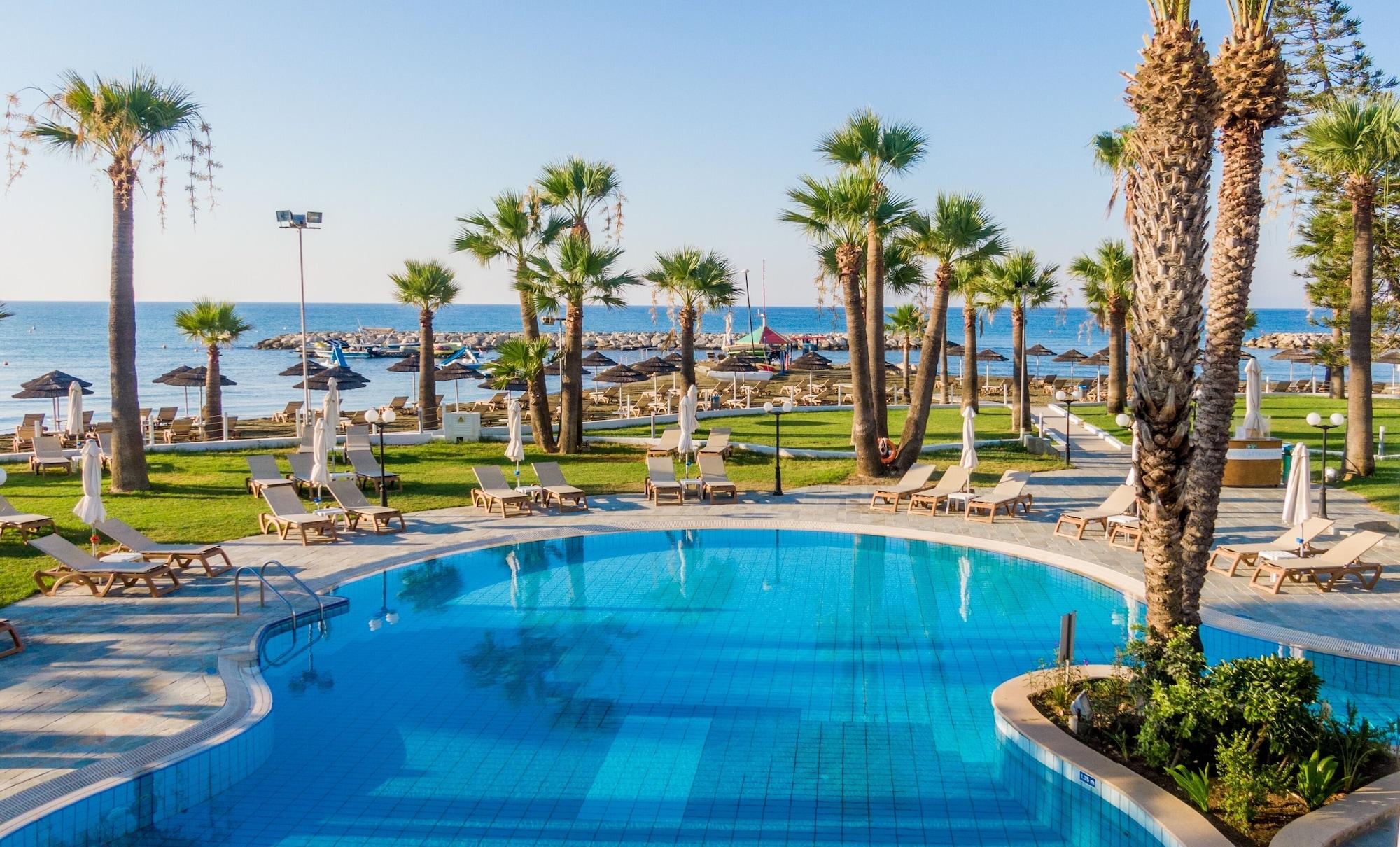 Golden Bay Beach Hotel — 10