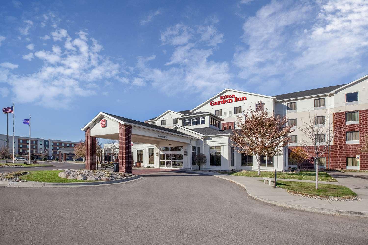 HILTON GARDEN INN FARGO — 10