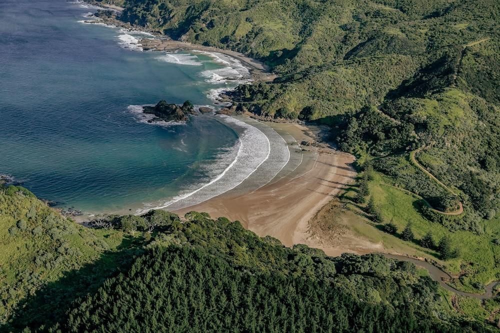 THE LODGE AT KAURI CLIFFS 88998 — 3