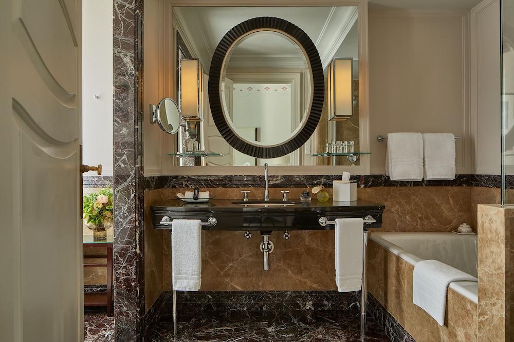 Four Seasons Hotel Gresham Palace Budapest — 7