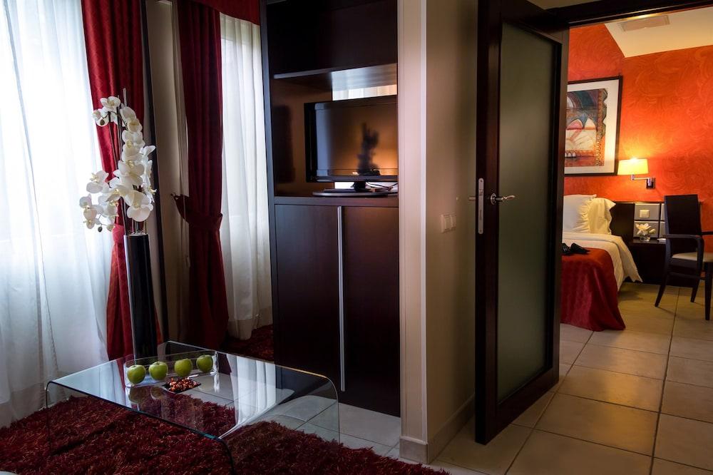 Best Western Plus Grand Hotel Victor Hugo 946275 — 7