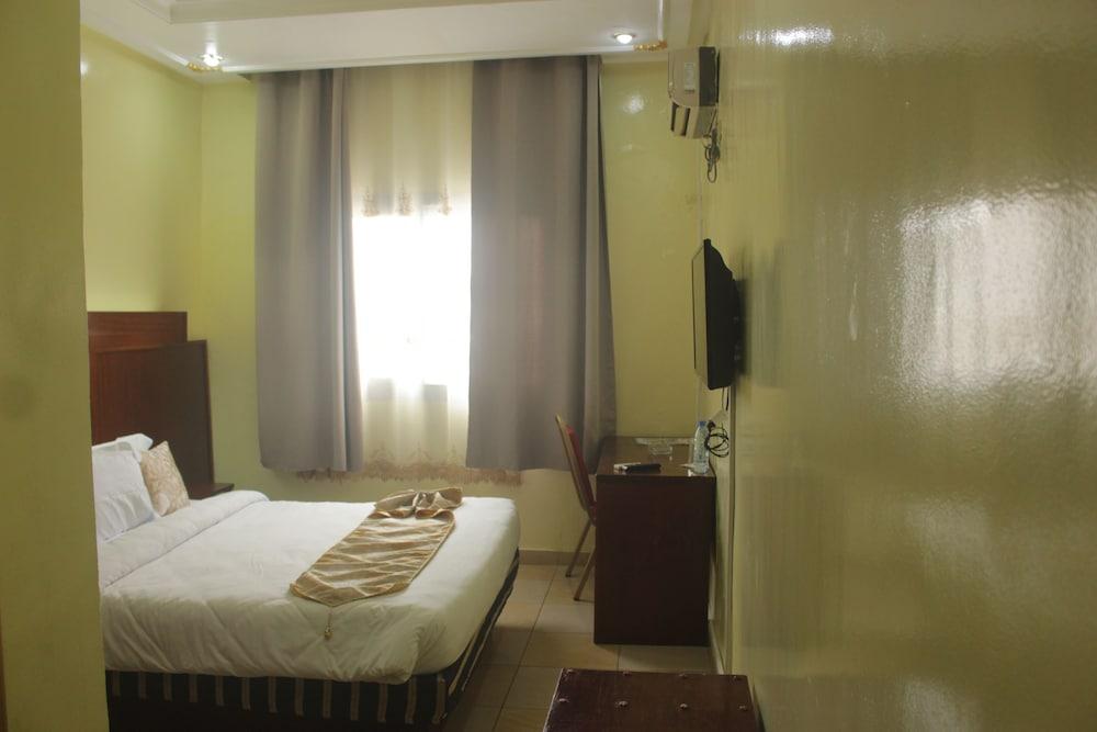 Somatel Hotel — 5