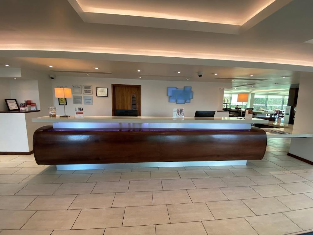 Holiday Inn Express Burnley — 9