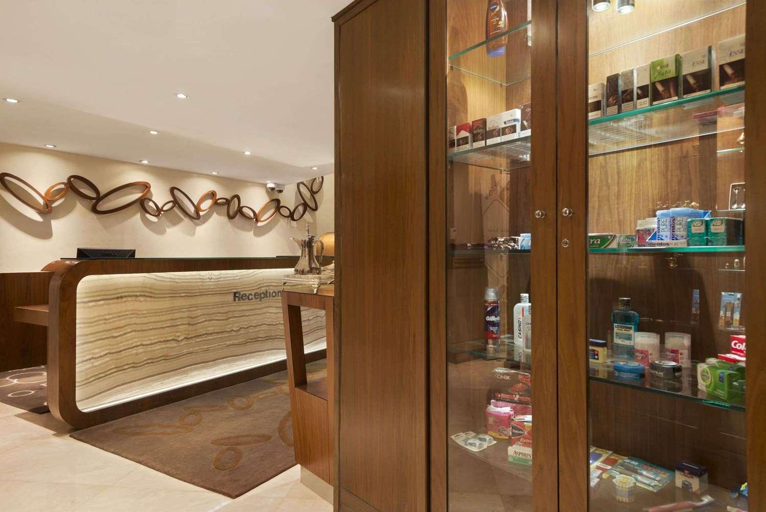 Howard Johnson by Wyndham Abu Dhabi — 6