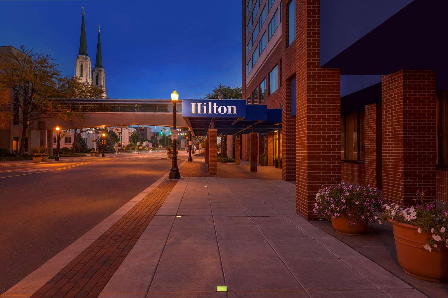 Hilton Fort Wayne At The Grand Wayne Convention Center — 2