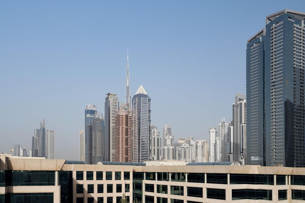 Holiday Inn Express Dubai Safa Park — 8