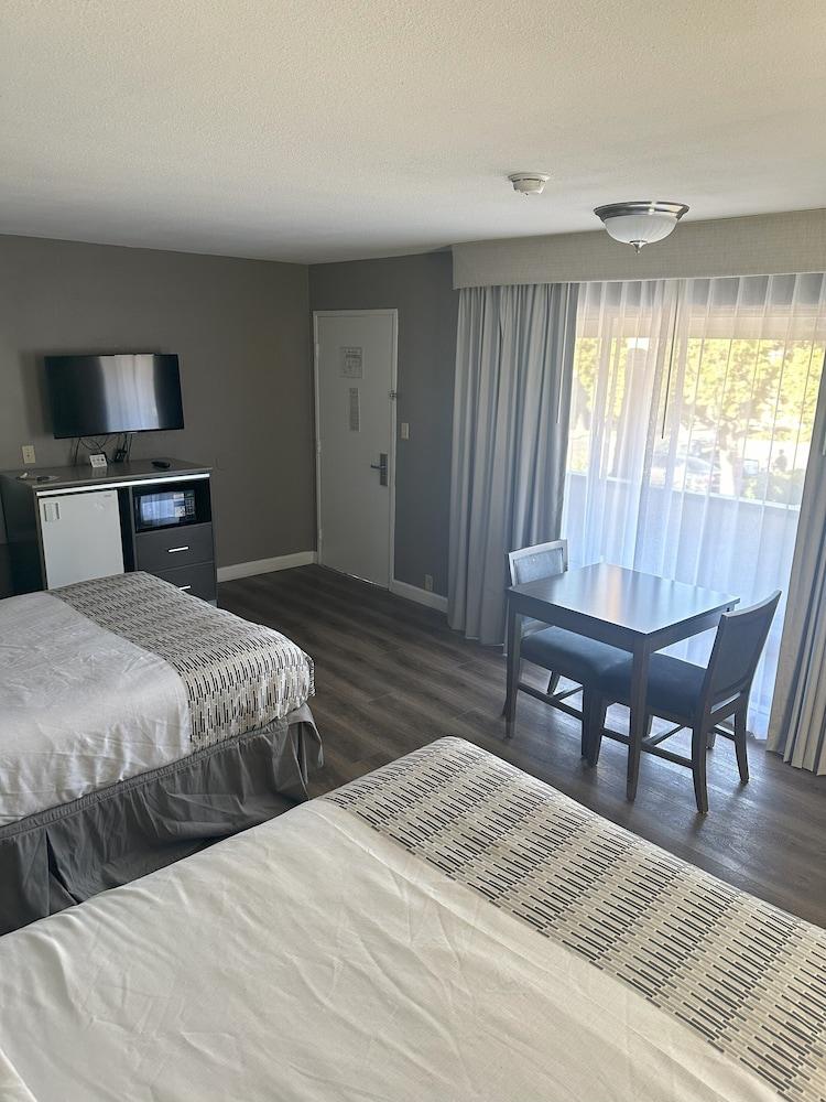 Hotel Palmeras Chula Vista (ex Vagabond Inn Chula Vista) — 9