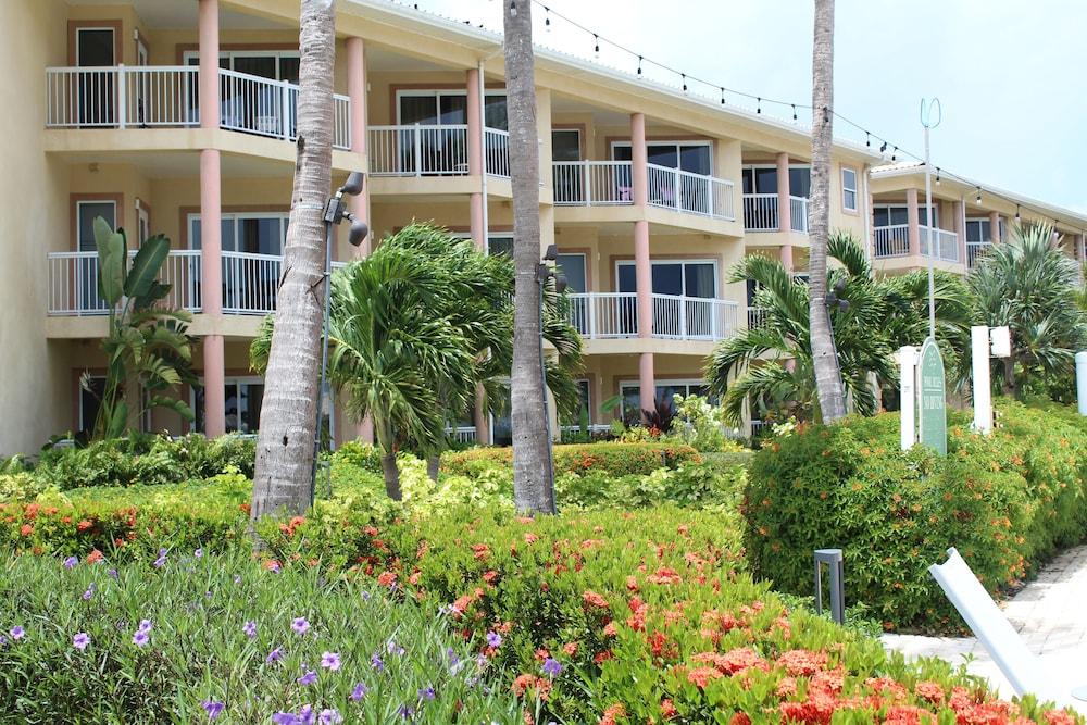 Holiday Inn Resort Grand Cayman, an IHG Hotel — 5