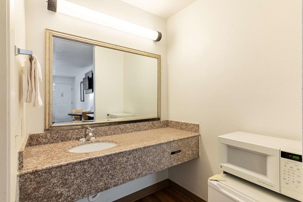 Motel6 Georgetown, TX — 8