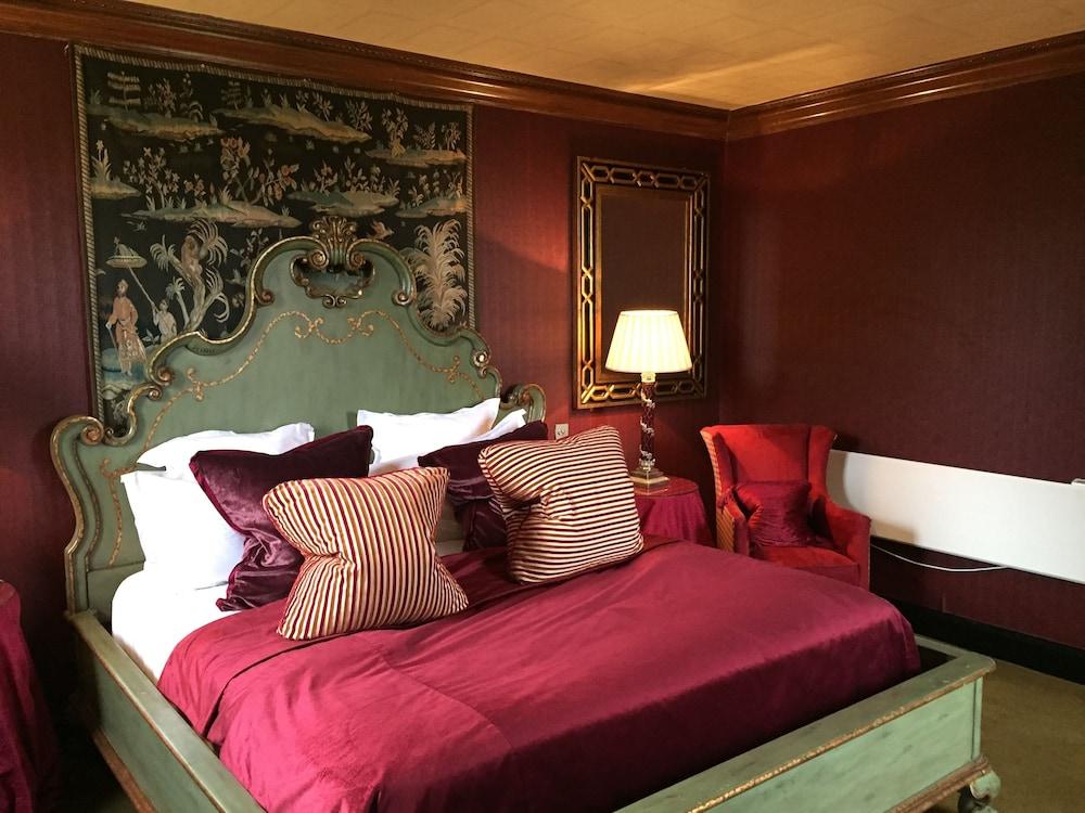 Prestonfield House — 8
