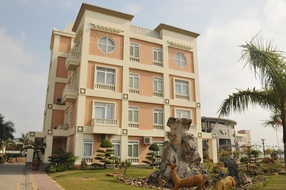 Camela Hotel & Resort — 5