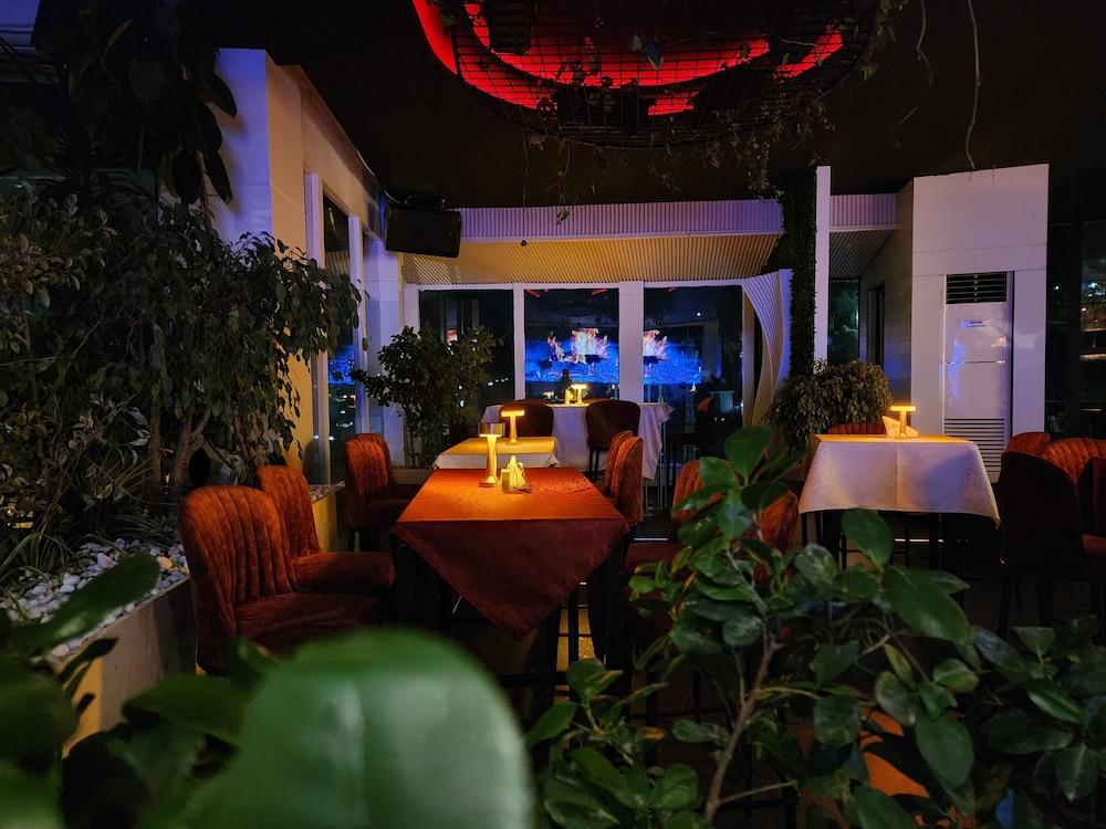 Belle-Vue Hotel and Spa — 6