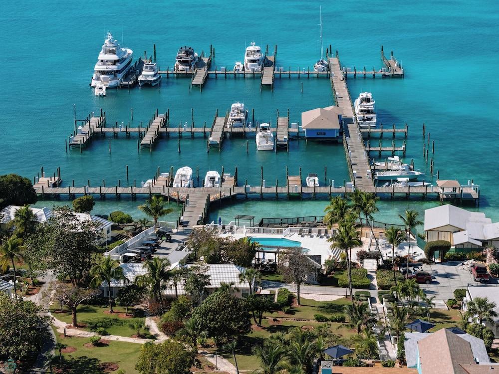 Romora Bay Resort & Marina