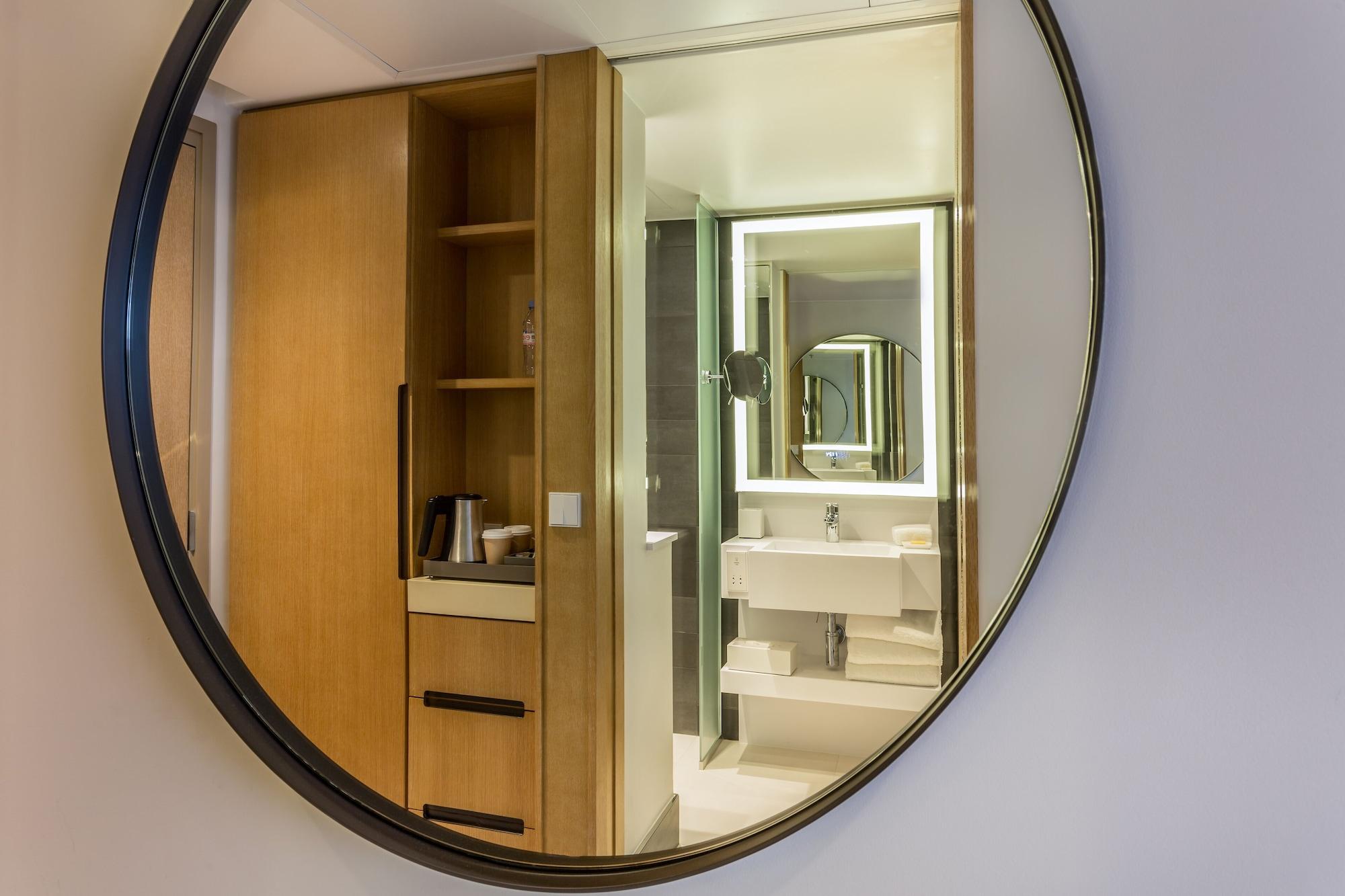 HYATT REGENCY PARIS ETOILE(EX Concorde La Fayette) 7074 — 2