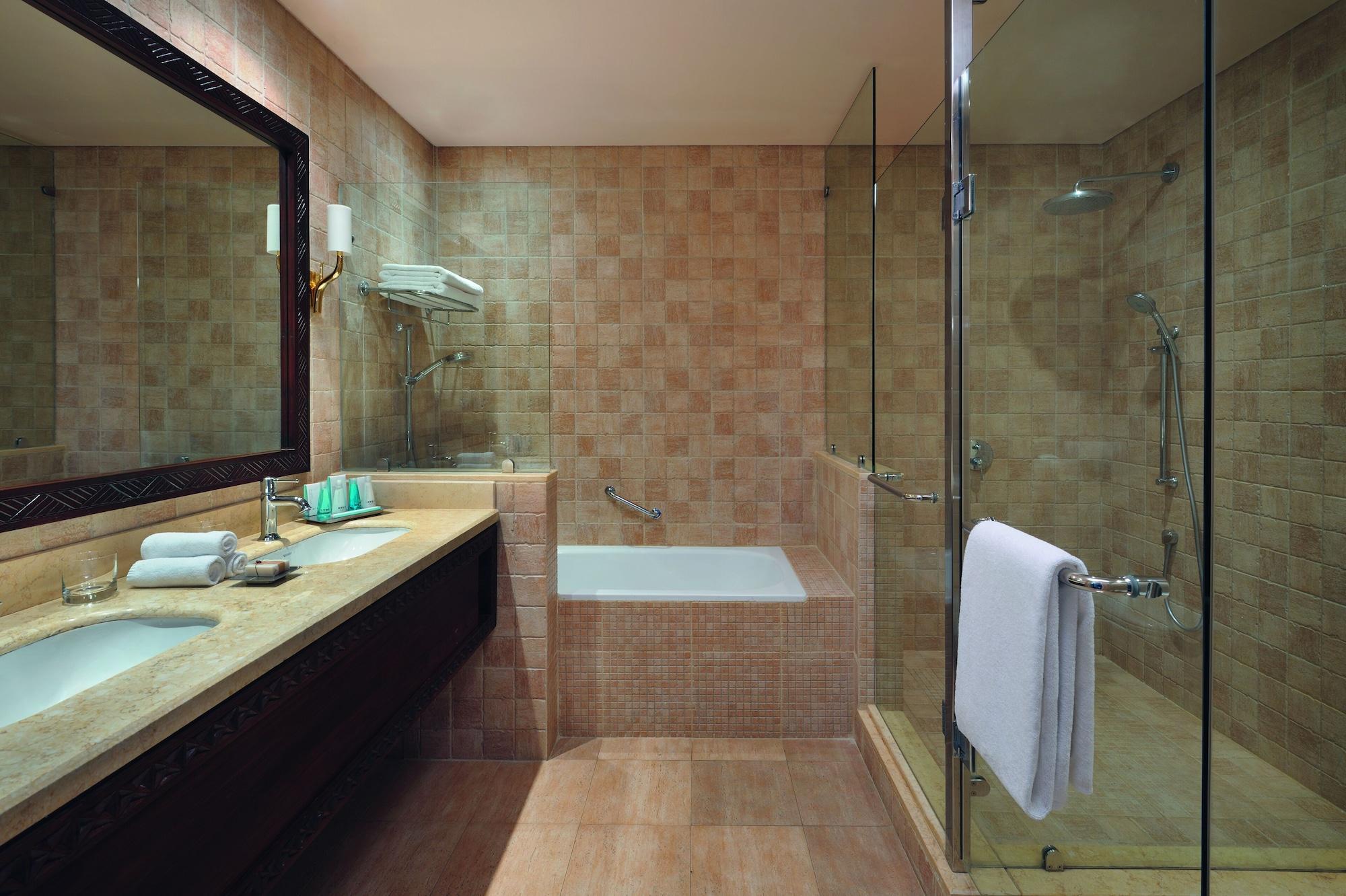 Movenpick Ambassador Hotel Accra 1140398 — 7