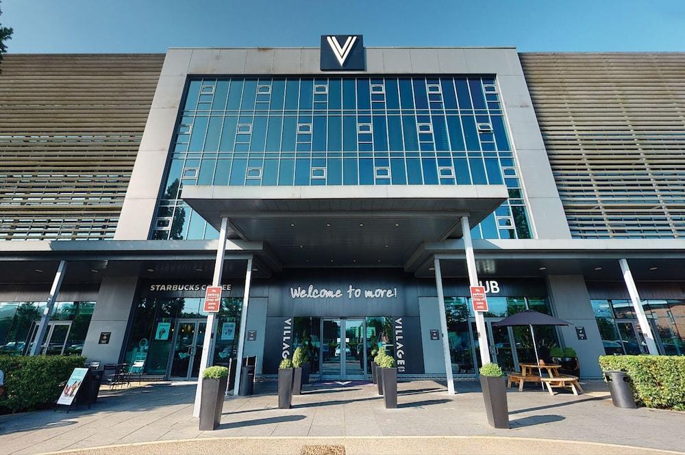Village Urban Resort London Watford — 2