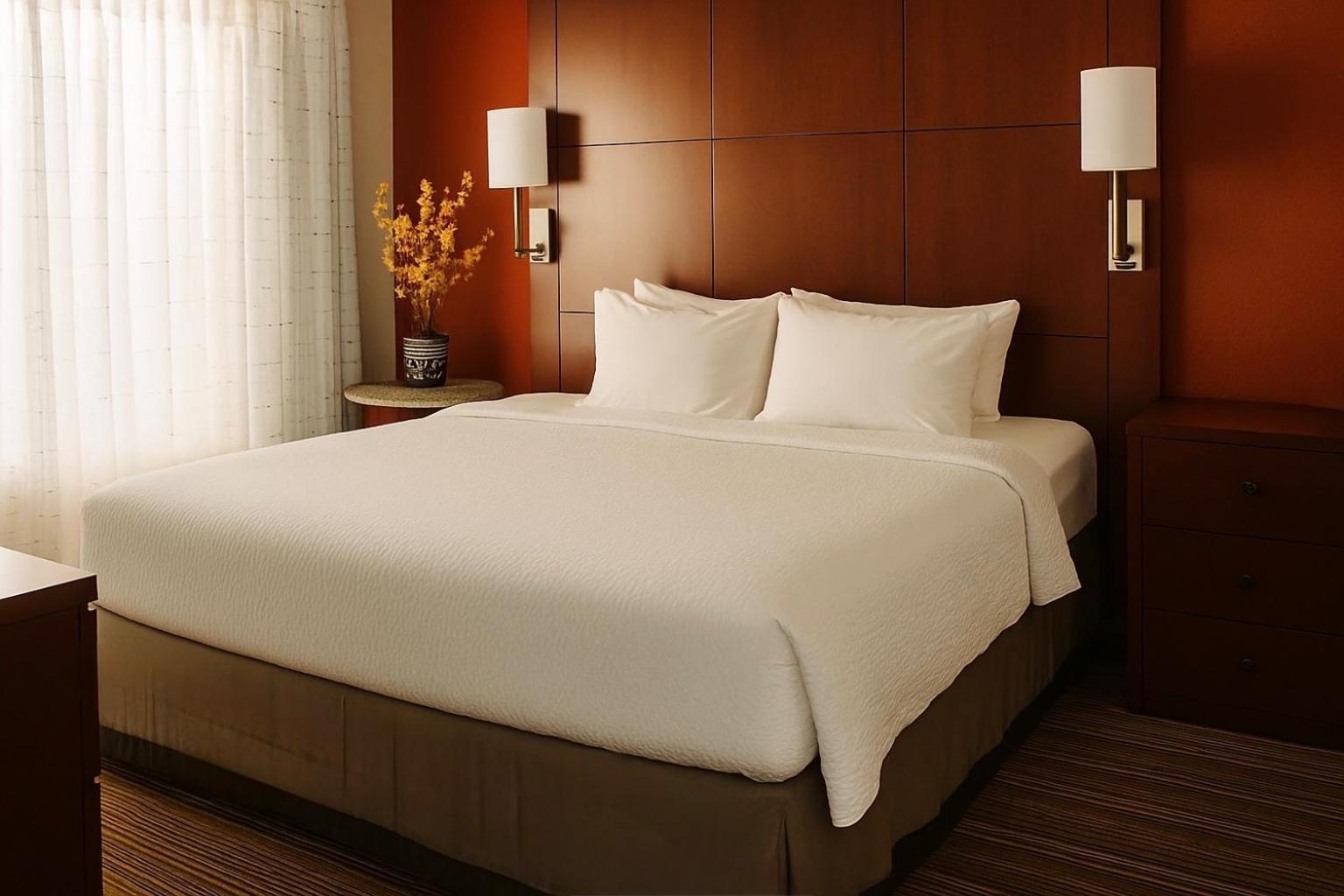 MainStay Suites Appleton Airport - Fox River Mall Area — 10