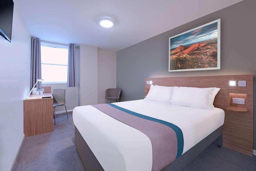 Travelodge Edinburgh Central — 6